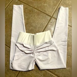 Cute Booty booty scrunch white yoga pants leggings